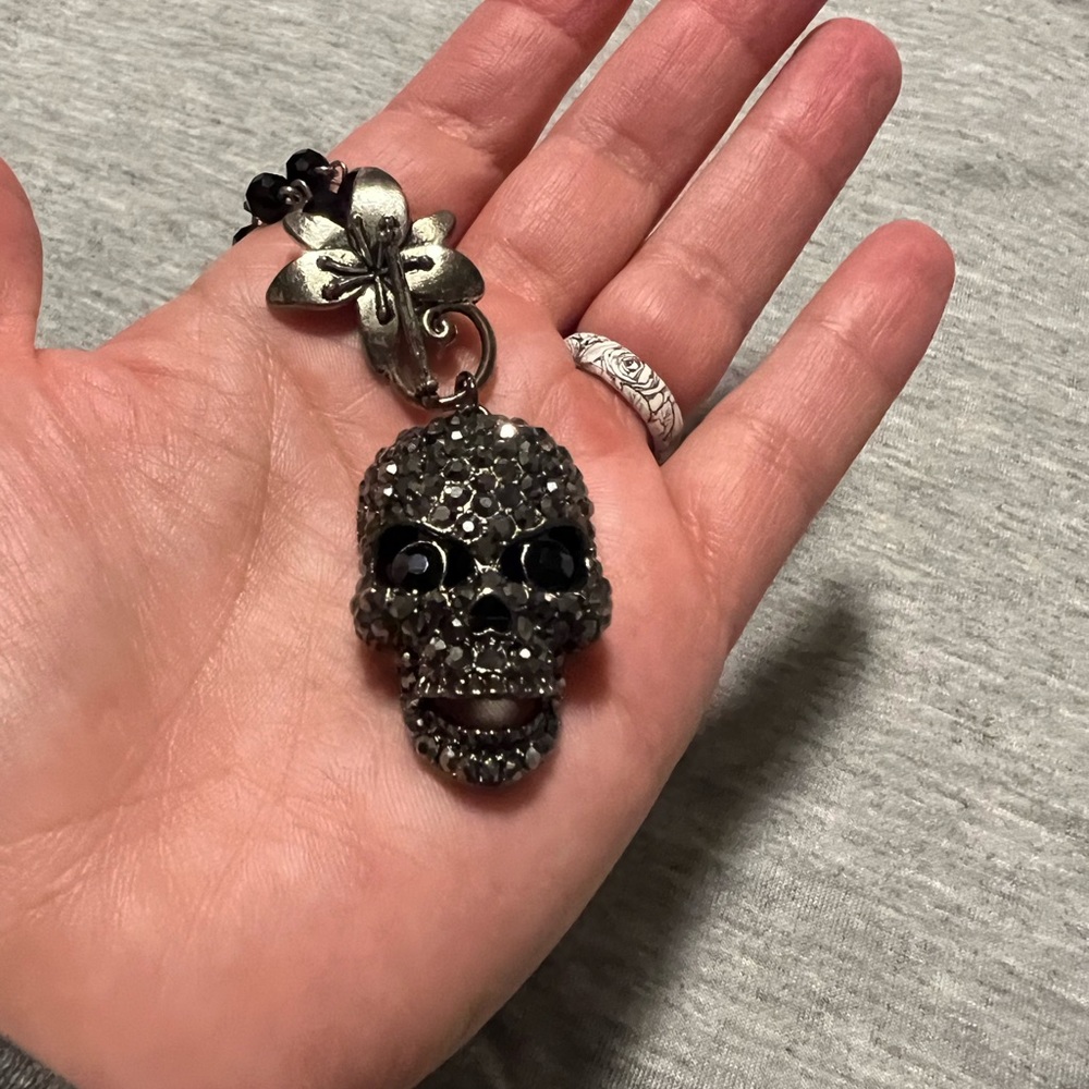 Skull rhinestone necklace - One of a kind